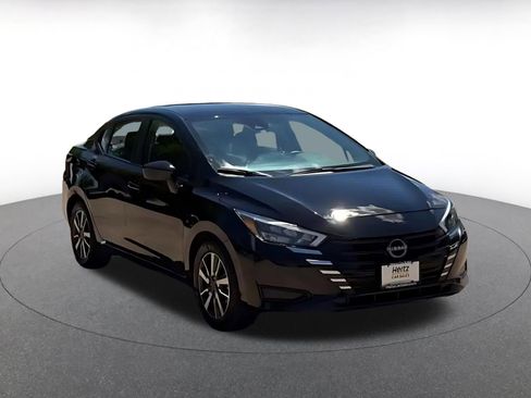 Used 2025 Nissan Versa SV image 3