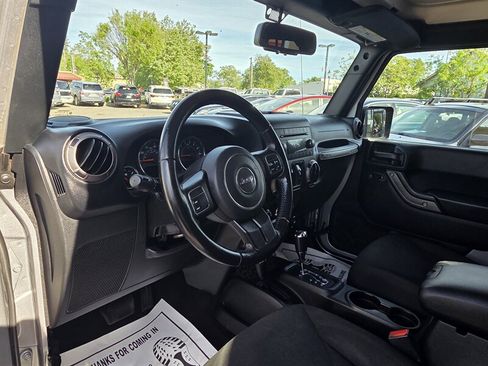 Used 2018 Jeep Wrangler Unlimited Sport S AWD/4WD image 11