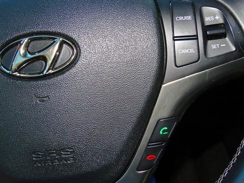 Used 2013 Hyundai Genesis 3.8 image 21