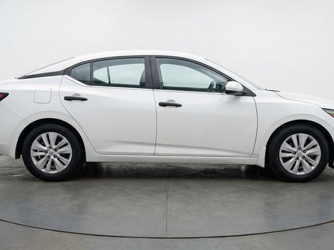 Used 2025 Nissan Sentra S FWD image 11