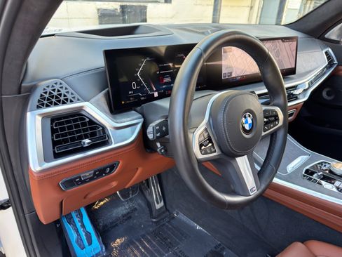 Used 2023 BMW X7 xDrive40i w/ Executive Package AWD/4WD image 14