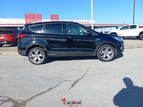 Used 2019 Ford Escape Titanium image 3