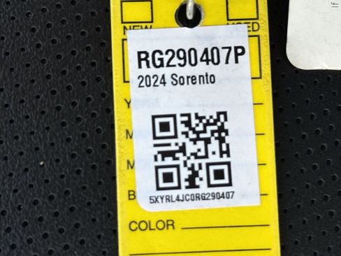 Used 2024 Kia Sorento S image 35