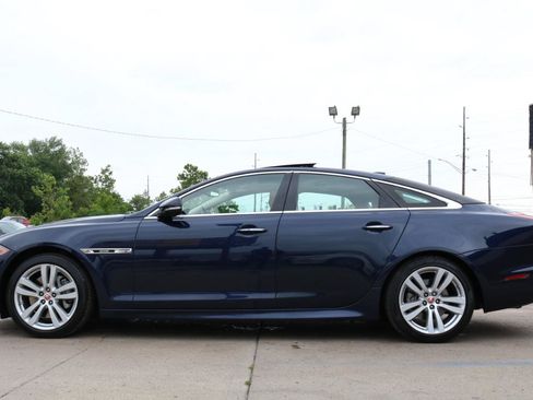 Used 2017 Jaguar XJ R-Sport AWD/4WD image 16