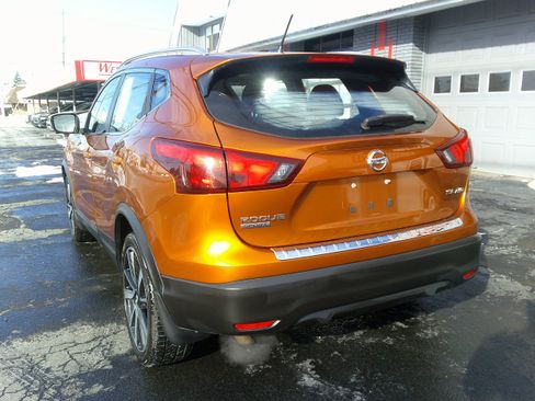 Used 2017 Nissan Rogue Sport SL w/ SL Premium Package image 6