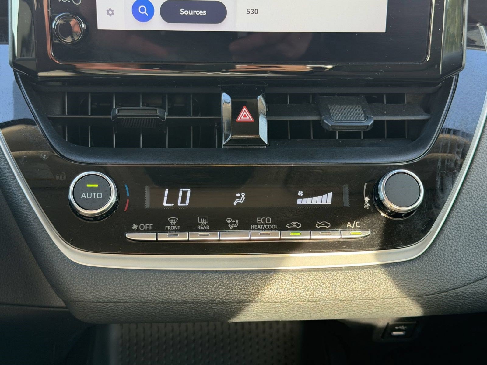 Used 2025 Toyota Corolla LE FWD image 29