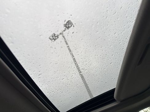 Used 2018 Toyota Prius C Three image 18