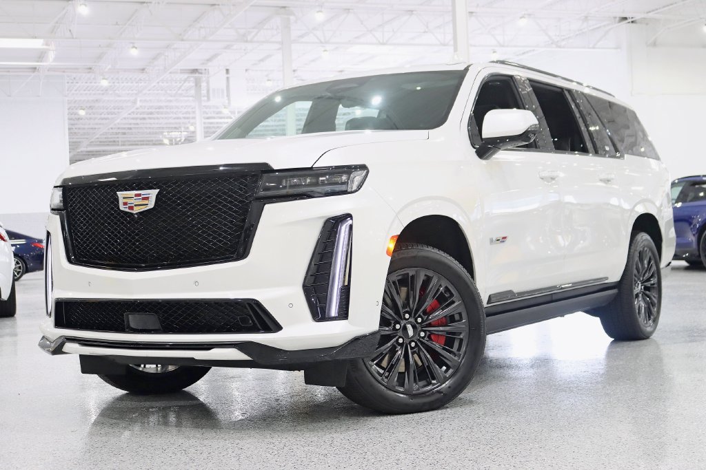Used 2023 Cadillac Escalade ESV V w/ LPO, ONYX Package AWD/4WD image 6