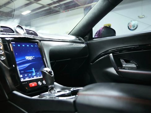 Used 2015 Maserati GranTurismo Sport image 20