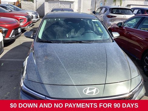 Used 2025 Hyundai Elantra SEL FWD image 2