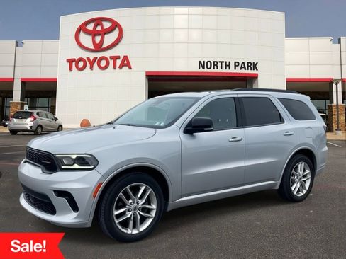 Used 2024 Dodge Durango GT RWD image 1