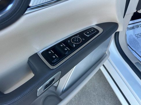 Used 2017 Lincoln Continental Reserve w/ Luxury Package image 34