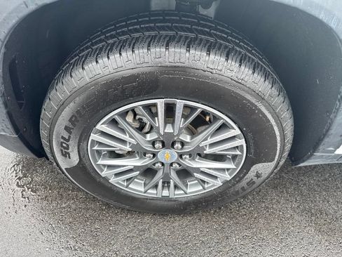 Used 2025 Chevrolet Traverse LT AWD/4WD image 12