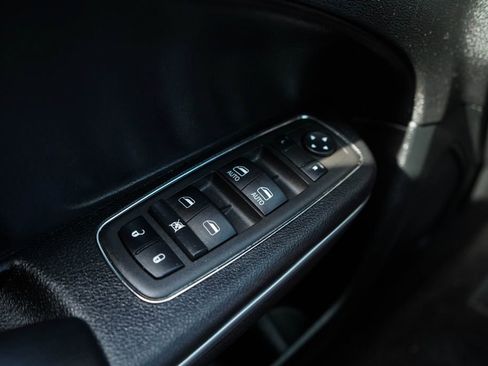 Used 2022 Dodge Charger SXT w/ Leather Interior Group image 25