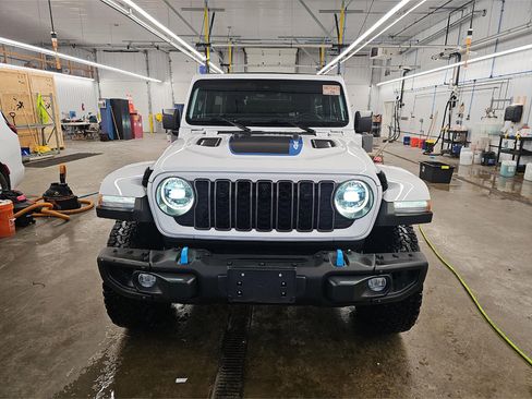 Used 2024 Jeep Wrangler Unlimited Rubicon 4xe AWD/4WD image 6