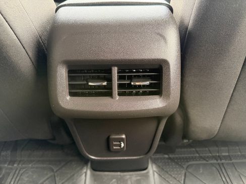 Used 2024 Chevrolet Equinox LT w/ LPO, Floor Liner Package FWD image 27