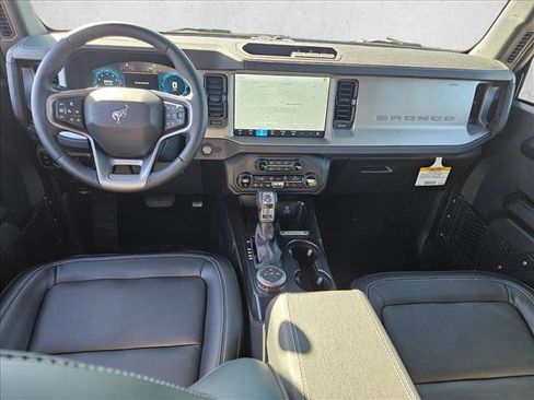 New 2025 Ford Bronco Outer Banks image 13