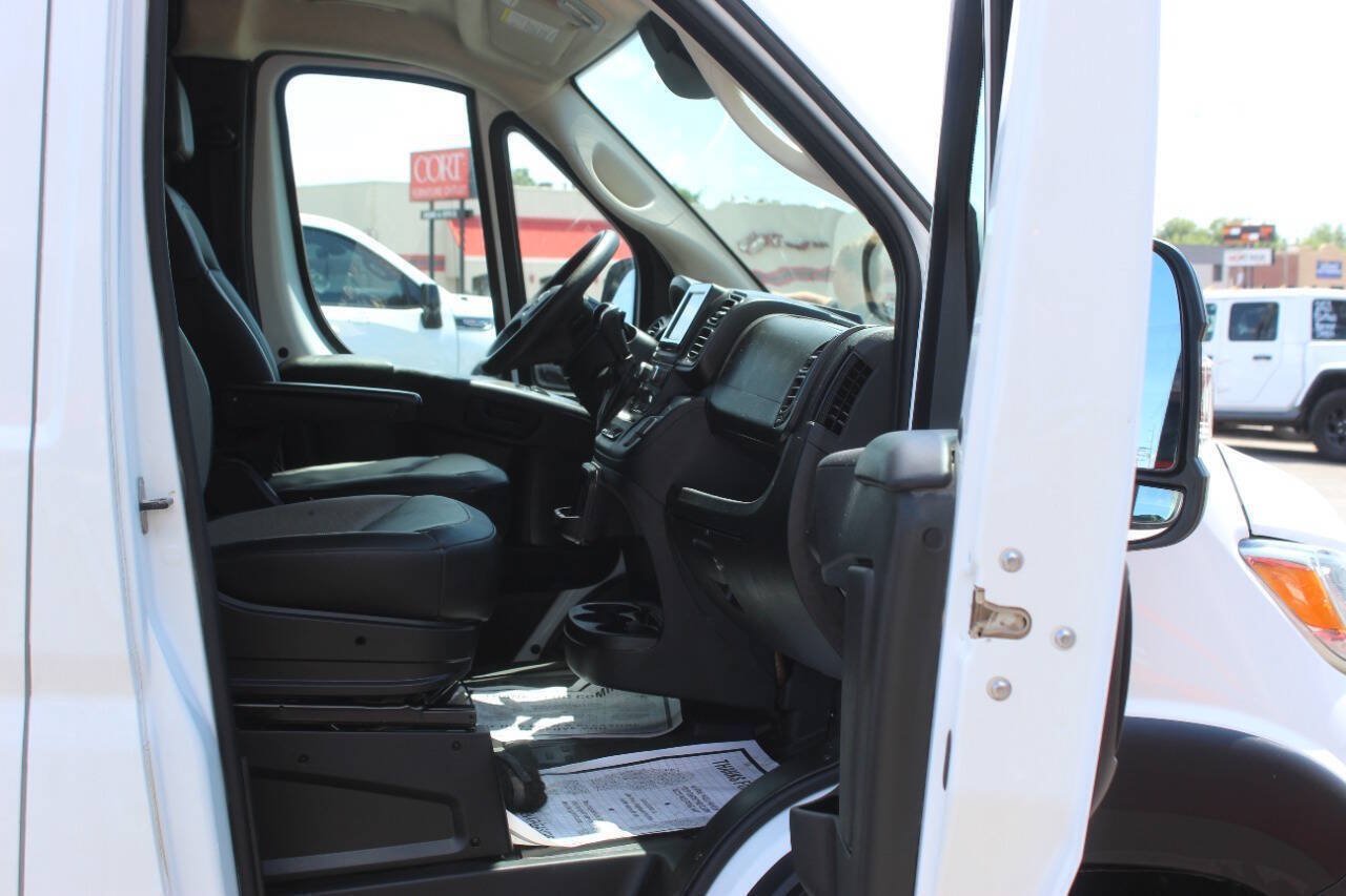 Used 2025 RAM ProMaster 2500 w/ Convenience Group FWD image 8