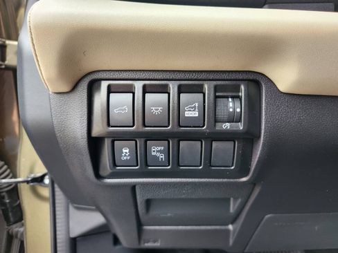 Used 2022 Subaru Ascent Touring AWD/4WD image 24