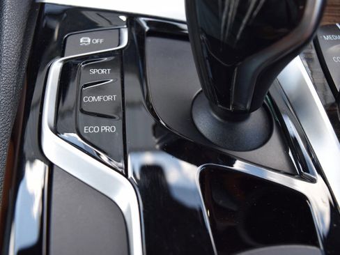 Used 2017 BMW 530i xDrive image 23