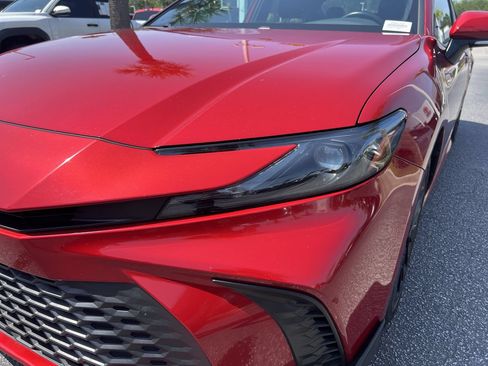 Used 2025 Toyota Camry SE FWD image 6