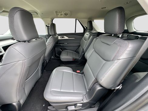 New 2026 Ford Explorer Active w/ Active Comfort Package RWD image 17