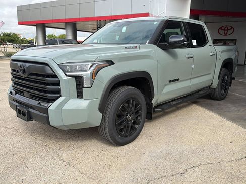 New 2026 Toyota Tundra Limited AWD/4WD image 3