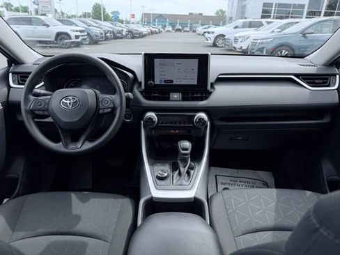 Used 2025 Toyota RAV4 XLE AWD/4WD image 23