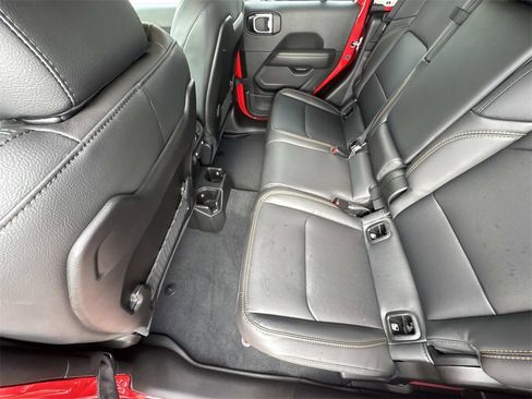 New 2025 Jeep Gladiator Sport image 17