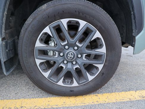 Used 2025 Toyota Tundra SR5 AWD/4WD image 14