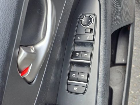 Used 2020 Kia Forte LXS FWD image 12