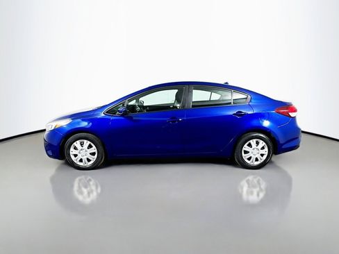 Used 2017 Kia Forte LX image 2
