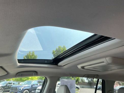 Used 2017 Honda Pilot Touring image 26