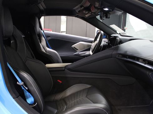 Used 2023 Chevrolet Corvette Stingray Preferred Cpe w/ Z51 Performance Package RWD image 29