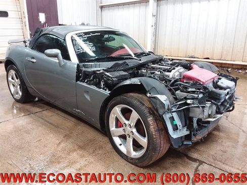 Used 2006 Pontiac Solstice Convertible w/ Premium Package image 1