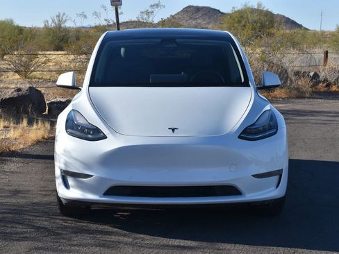 Used 2020 Tesla Model Y Long Range image 2