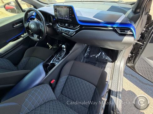 Used 2020 Toyota C-HR XLE FWD image 11