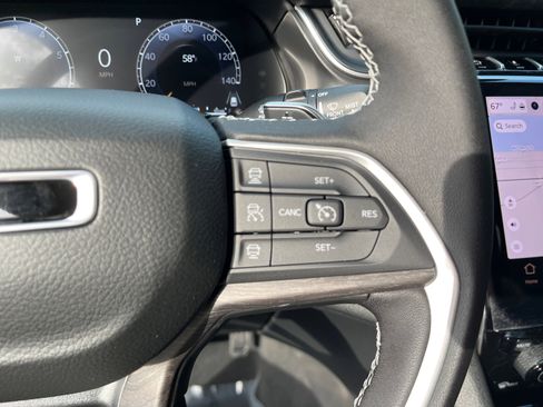 New 2025 Jeep Grand Cherokee Limited w/ Black Appearance Package image 44