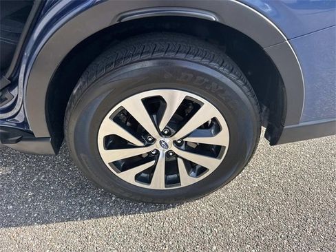 Used 2022 Subaru Outback Premium image 11