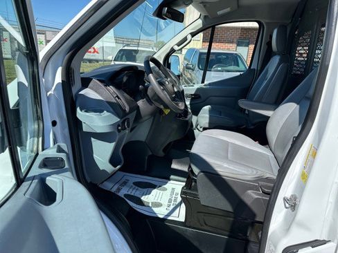 Used 2019 Ford Transit 250 130 Low Roof RWD image 17