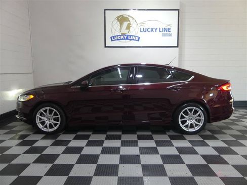 Used 2018 Ford Fusion SE w/ Fusion SE Technology Package FWD image 7