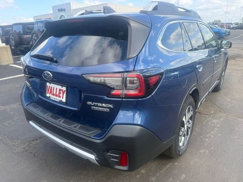Used 2022 Subaru Outback Touring AWD/4WD image 3