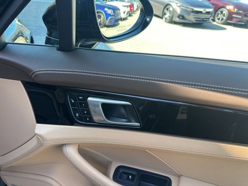 Used 2018 Porsche Panamera 4S image 20