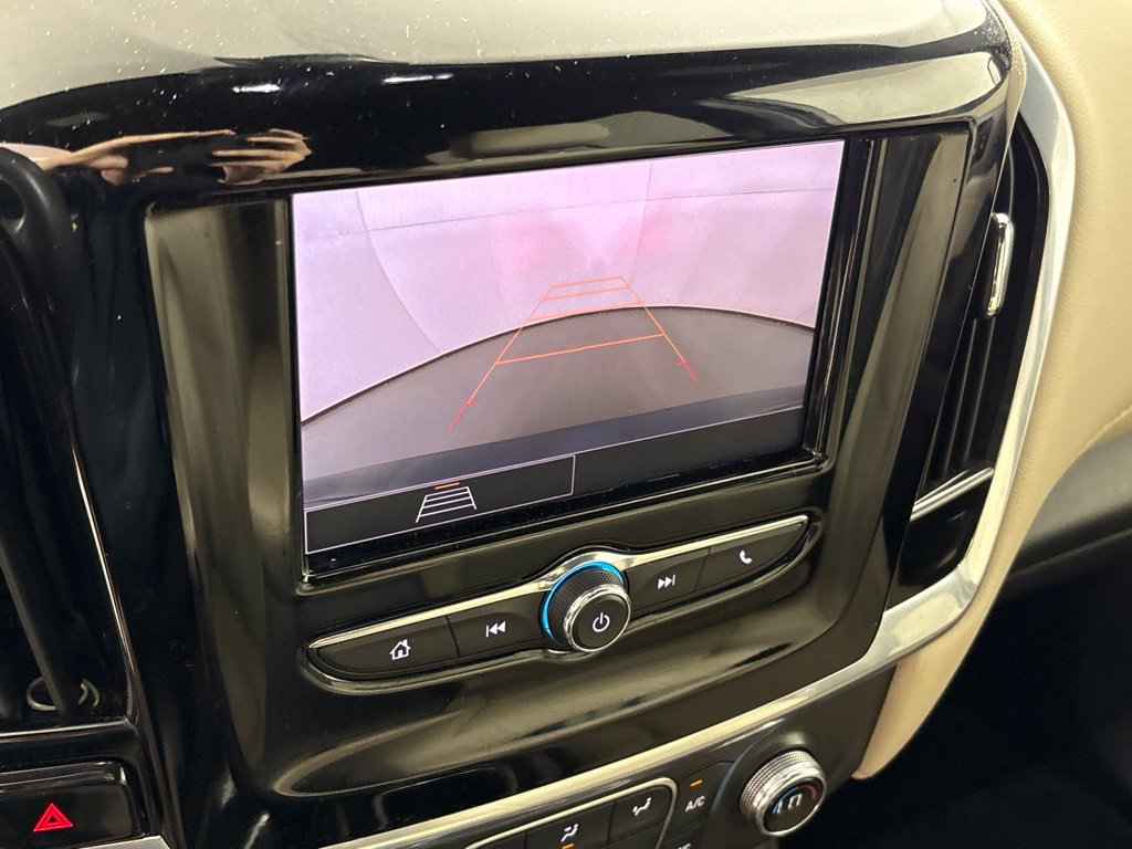 Used 2022 Chevrolet Traverse LS FWD image 46