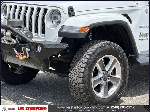 Used 2019 Jeep Wrangler Unlimited Sahara AWD/4WD image 9