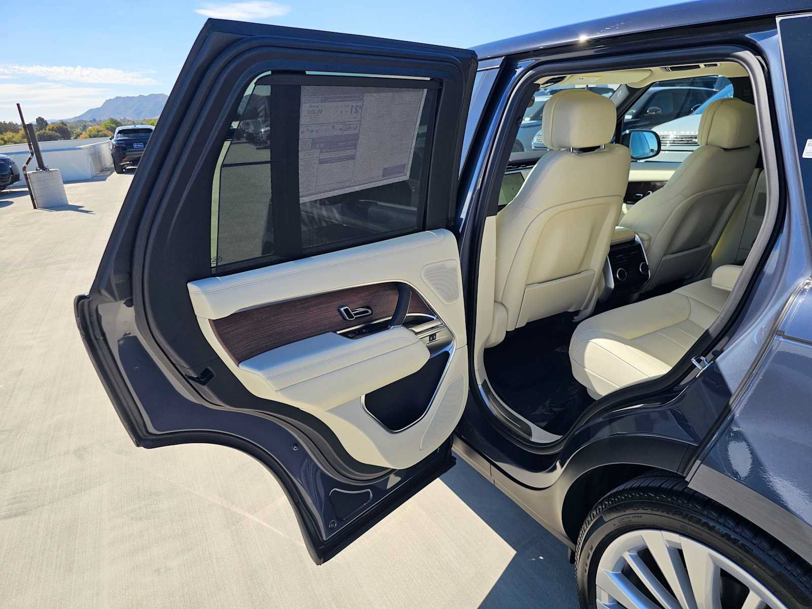 New 2026 Land Rover Range Rover SE AWD/4WD image 15