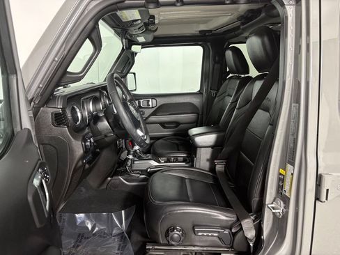 Used 2023 Jeep Wrangler Unlimited Sahara w/ Cold Weather Group AWD/4WD image 16