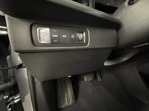 Used 2026 Chevrolet Traverse LT AWD/4WD image 17