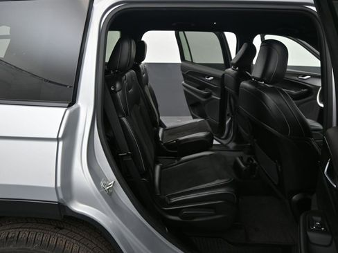 Used 2023 Jeep Grand Cherokee L Laredo AWD/4WD image 34
