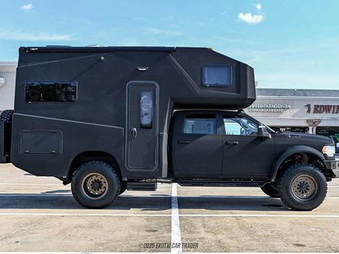 Used 2024 RAM 5500 4x4 Crew Cab image 9